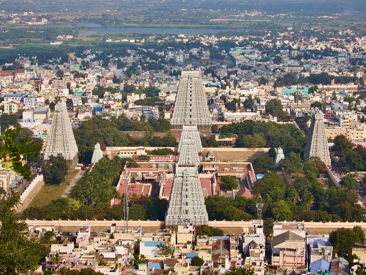 Arunachalam_temple_from_a_nearby_hill